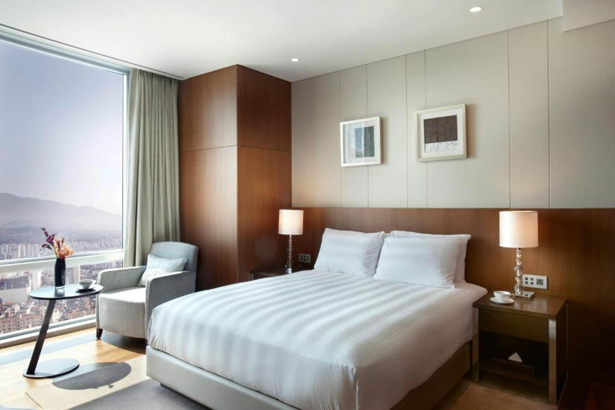 Lotte City Hotel Jeju Bagian luar foto