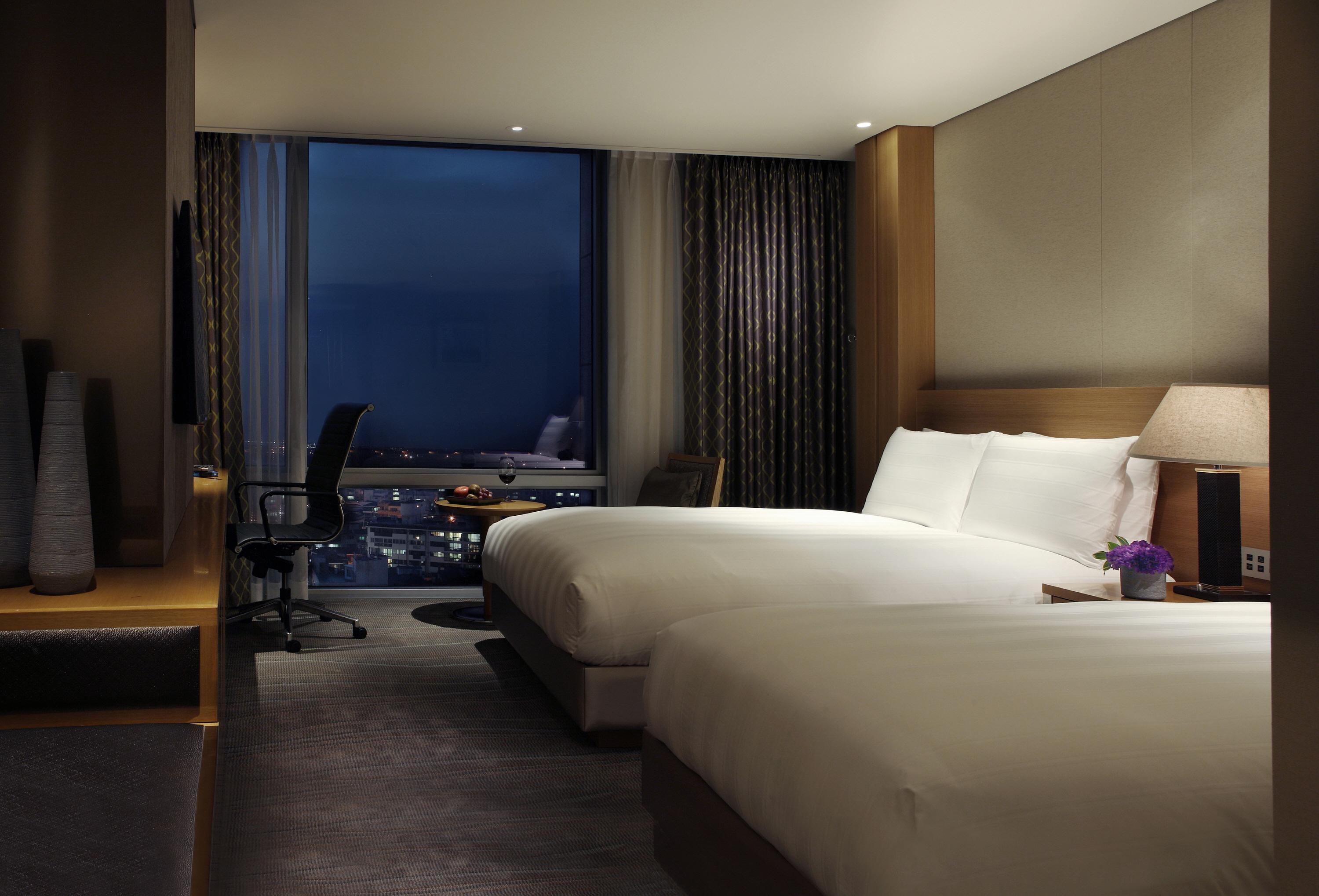 Lotte City Hotel Jeju Bagian luar foto