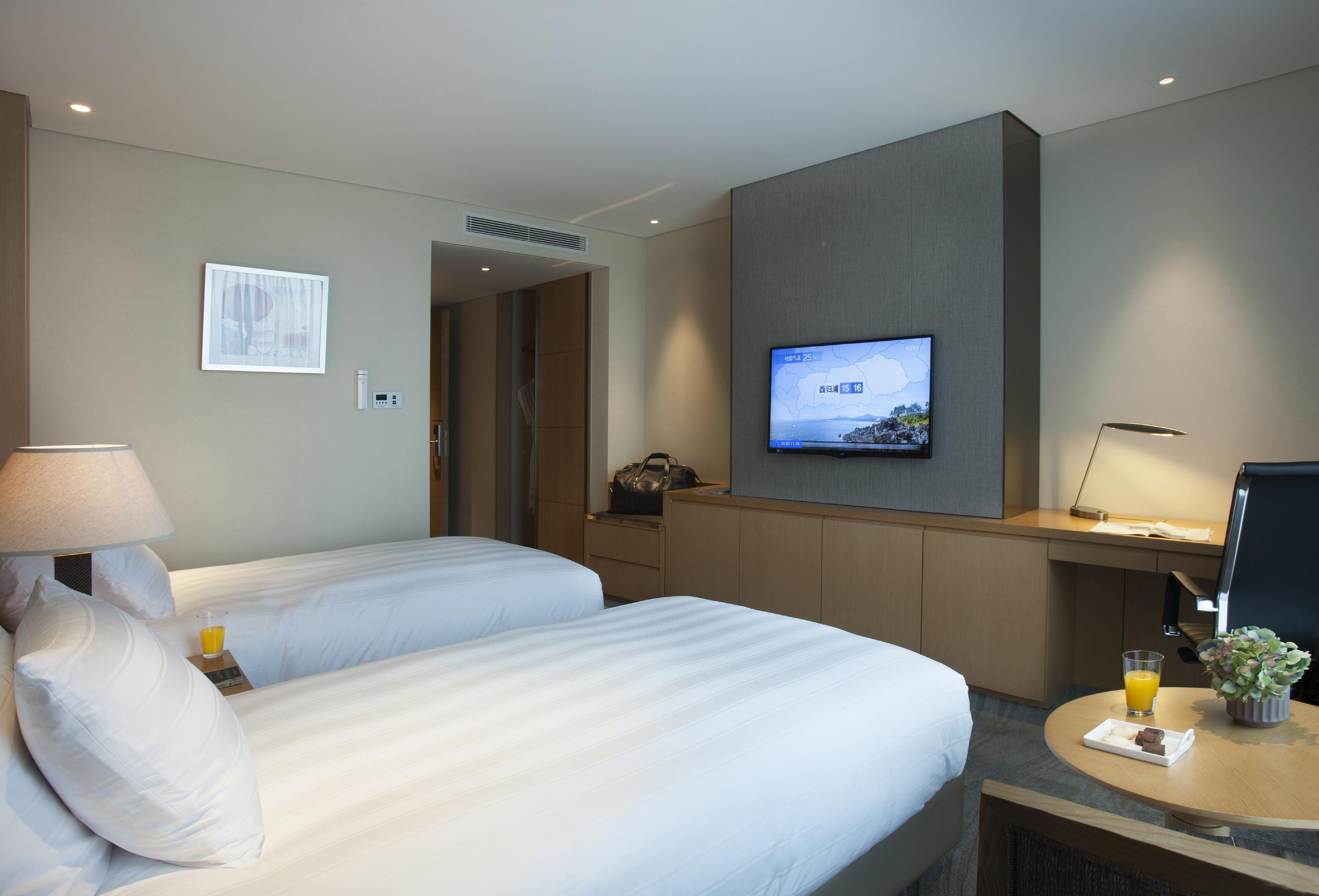 Lotte City Hotel Jeju Bagian luar foto