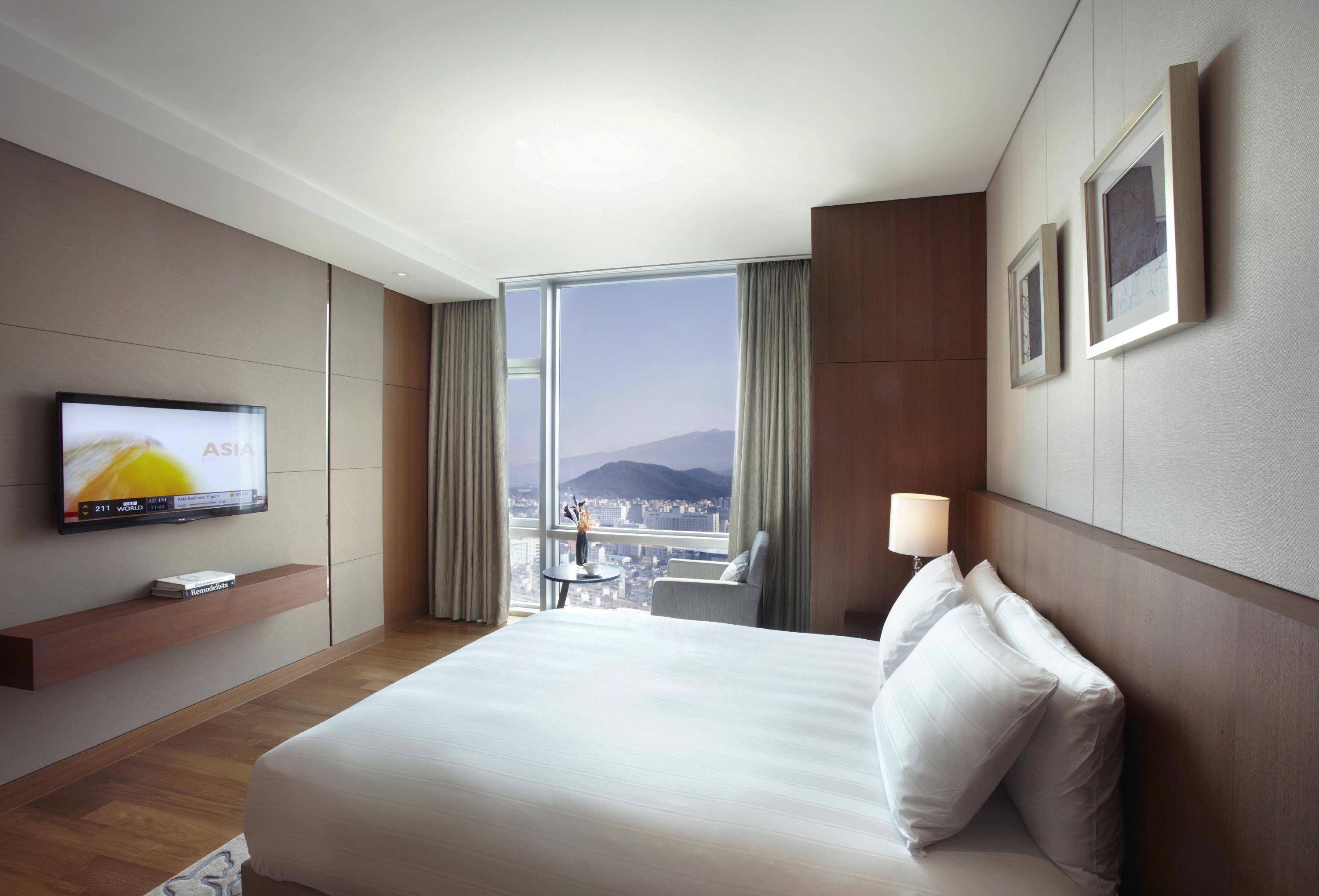 Lotte City Hotel Jeju Bagian luar foto