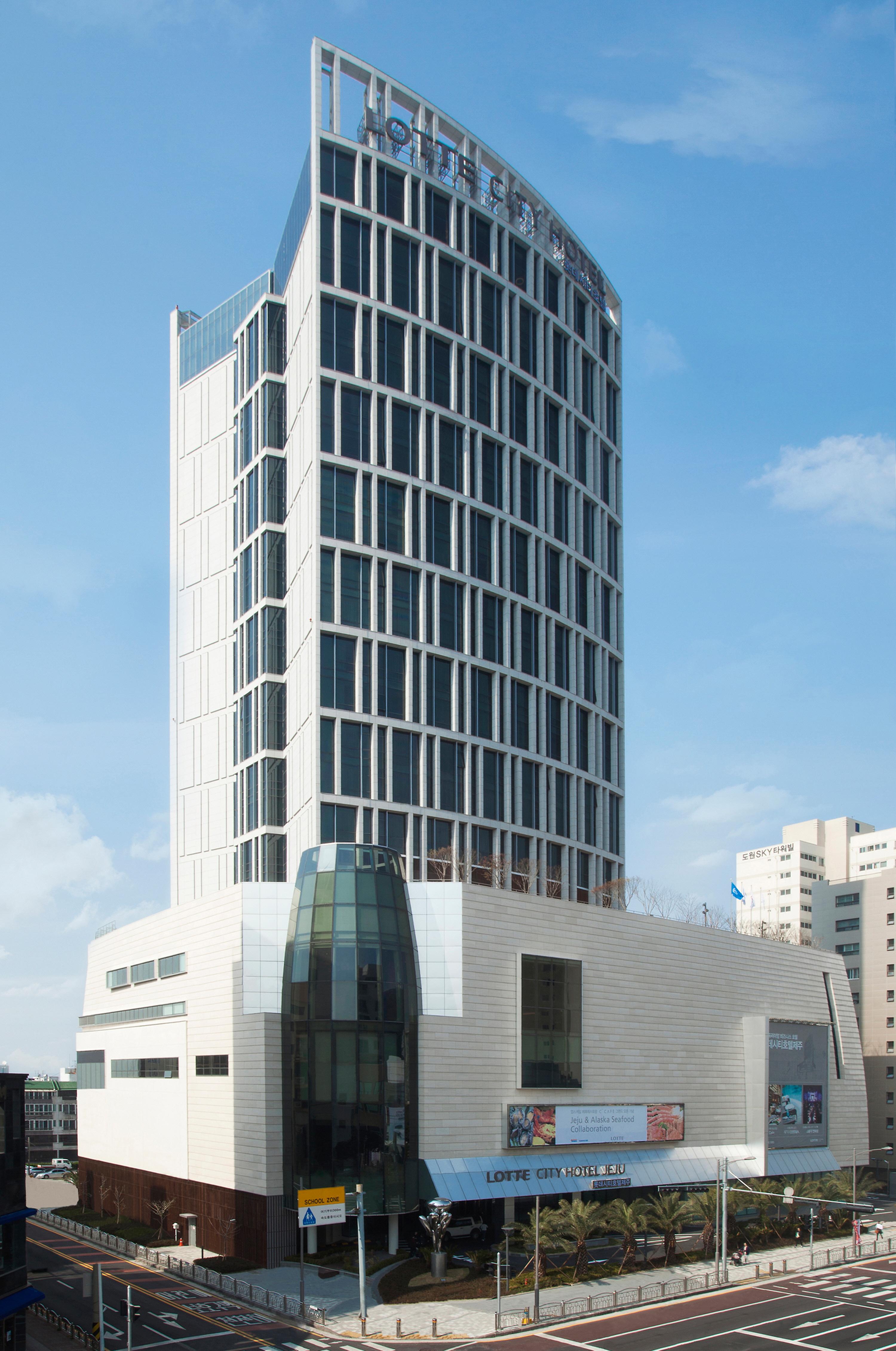 Lotte City Hotel Jeju Bagian luar foto