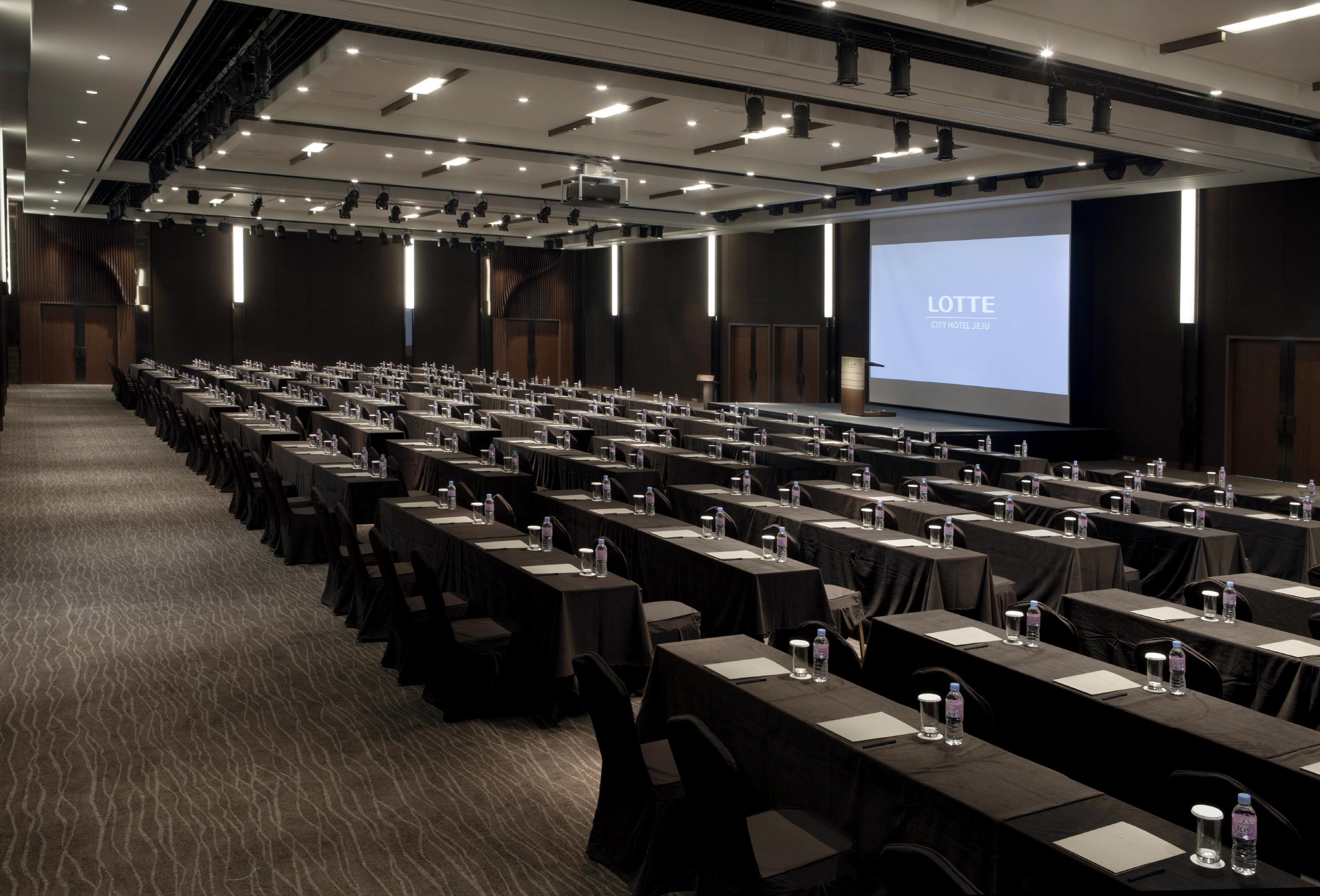 Lotte City Hotel Jeju Bagian luar foto