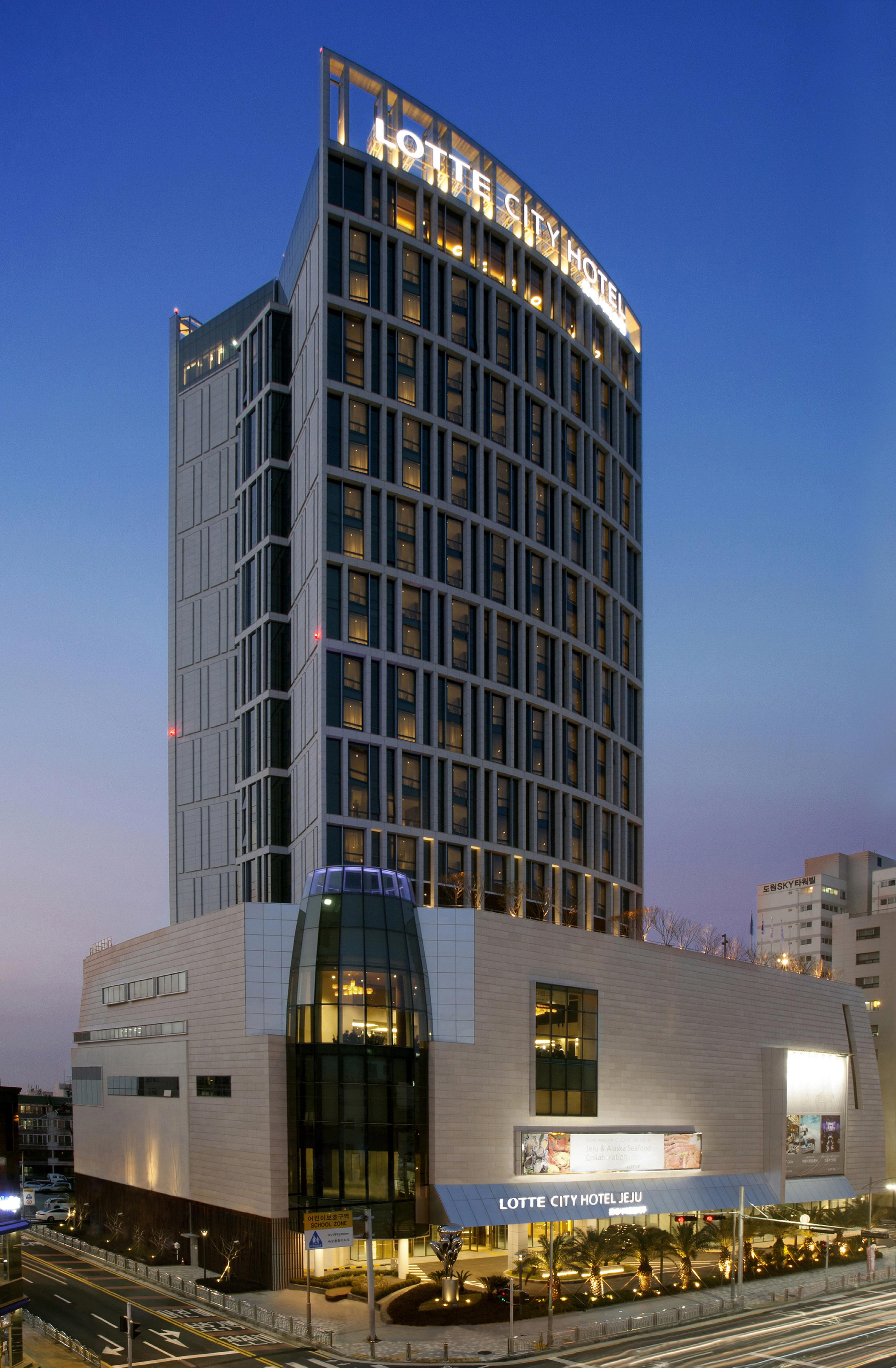 Lotte City Hotel Jeju Bagian luar foto