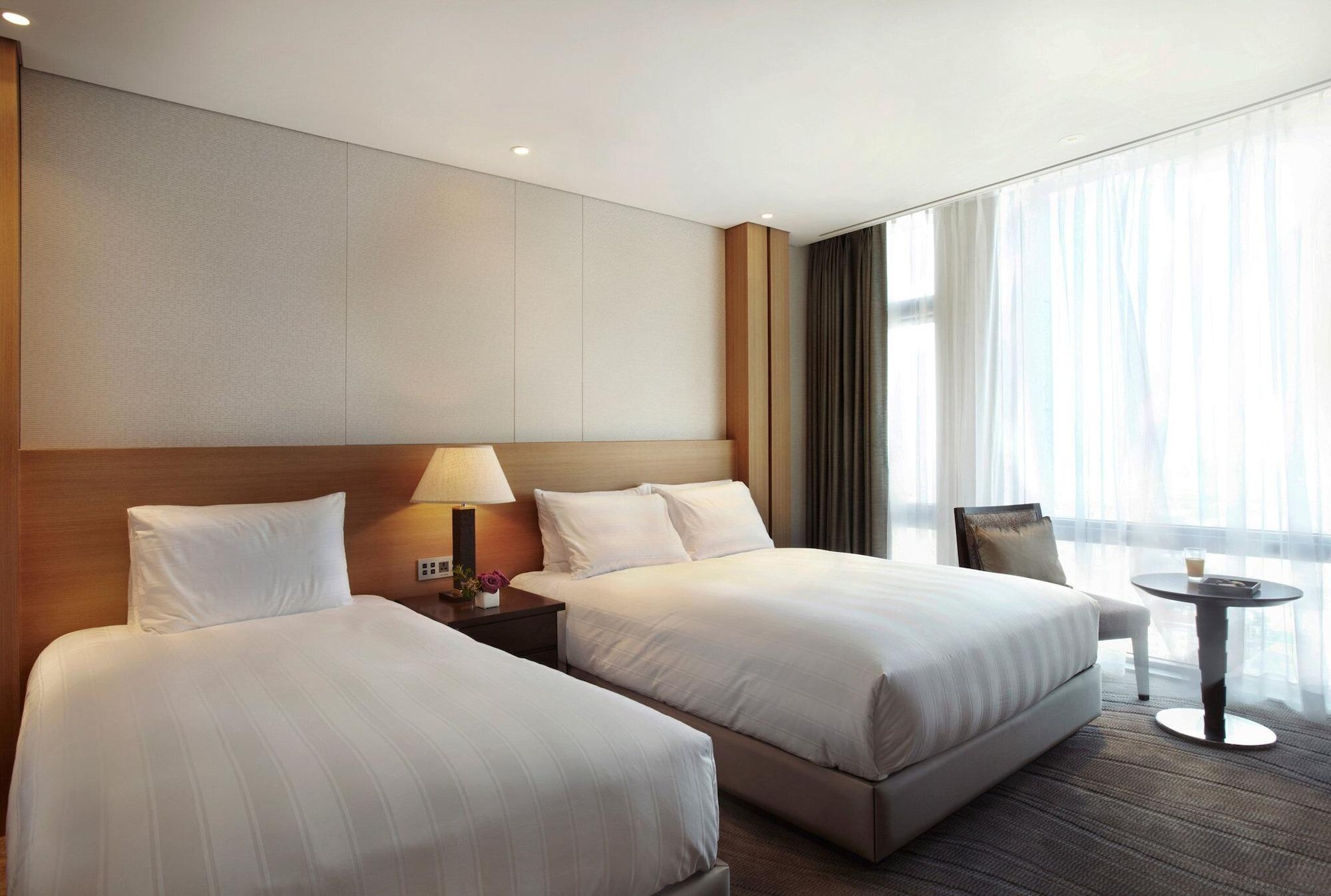 Lotte City Hotel Jeju Bagian luar foto