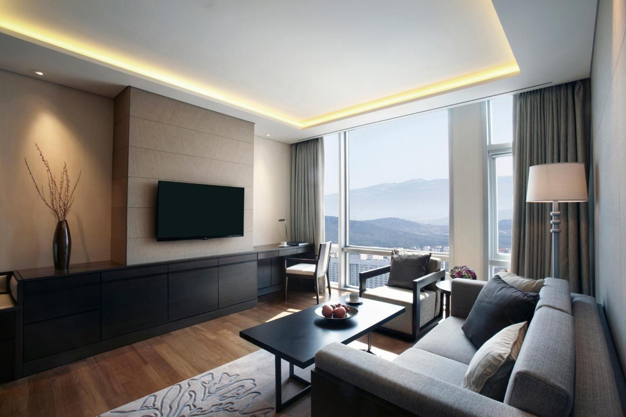 Lotte City Hotel Jeju Bagian luar foto